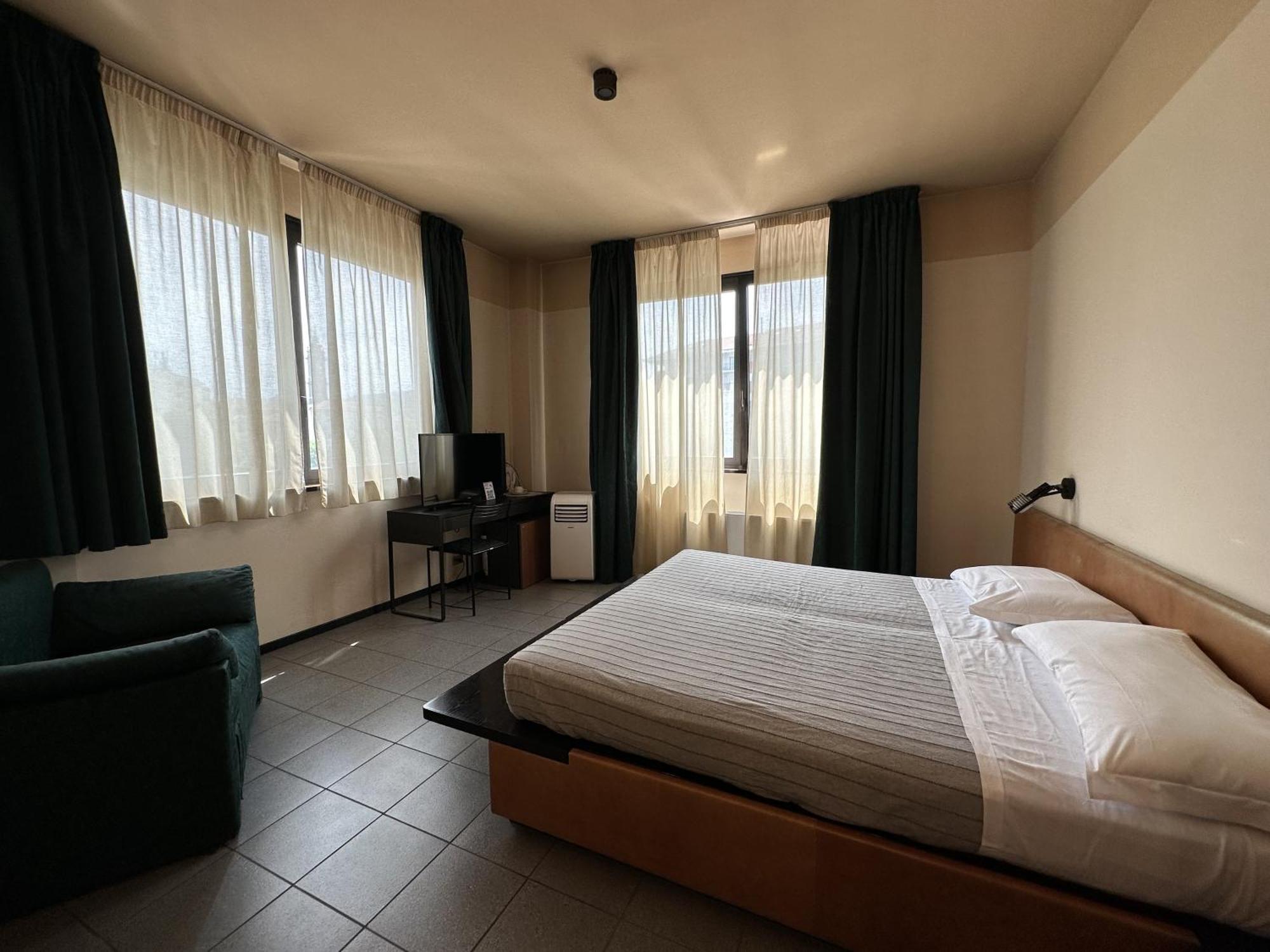 Hotel Griselda Saluzzo Exteriör bild
