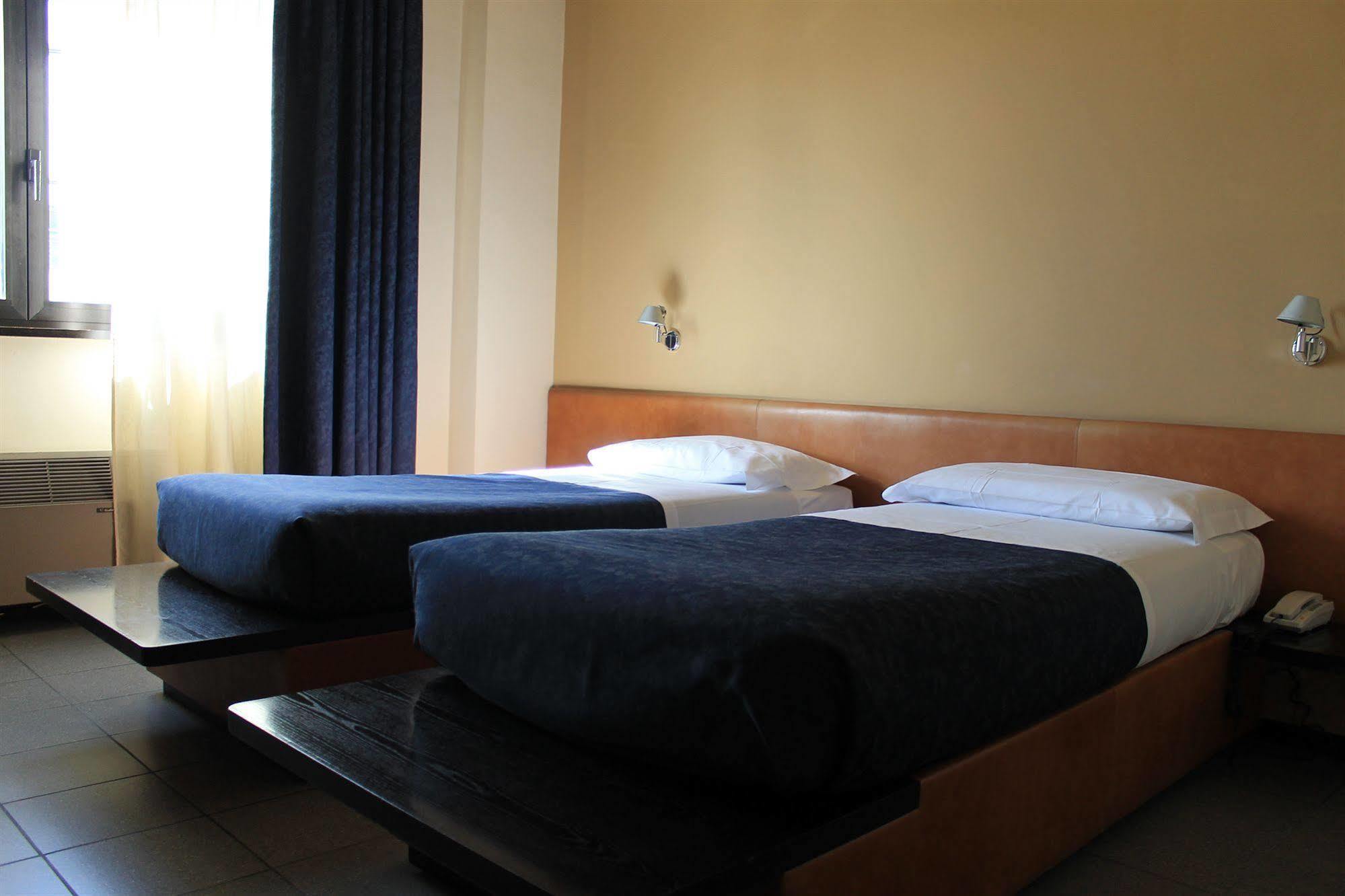 Hotel Griselda Saluzzo Exteriör bild